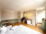 Wohnküche - Direkt an der Goetheanlage: 2,5 ZKBB im gepflegten Altbau