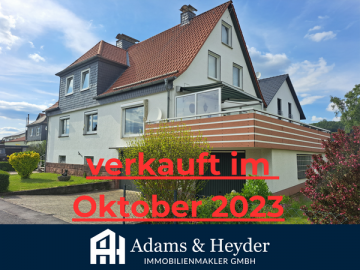 Teilsaniertes Einfamilienhaus mit großem Balkon und schönem Garten mit Potenzial für 2 Wohneinheiten, 34308 Bad Emstal, Haus