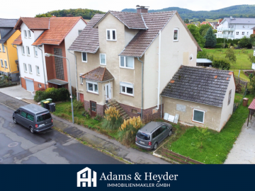 Teilsaniertes Einfamilienhaus am Ortsrand, 34225 Baunatal, Haus