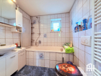 Badezimmer EG - WIEDER BESICHTIGUNG MÖGLICH: gemütliches Reihenhaus in KS-Forstfeld mit viel Potential