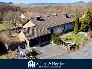 Doppelhaus in idyllischer Lage mit großem Grundstück, 36142 Tann (Rhön), Zweifamilienhaus