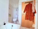Badezimmer, 1.OG, Bild 2 - Gepflegtes 2-Familienhaus in Vellmar mit variablen Nutzungsmöglichkeiten