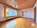 Wohnzimmer, EG, Bild 1 - Gepflegtes 2-Familienhaus in Vellmar mit variablen Nutzungsmöglichkeiten