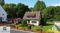 Straßenansicht ges. Grundstück - PREISREDUKTION! Ihr neues Zuhause am Fasanenhofpark – Einfamilienhaus mit viel Potential