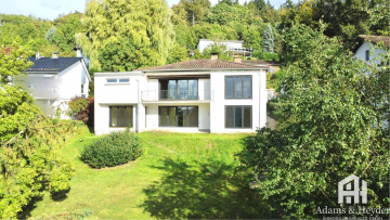 Perfekte Fernsicht in teilmodernisiertem Haus in Niedenstein, 34305 Niedenstein, Einfamilienhaus