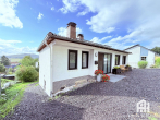 Straßenansicht, Bild 2 - Perfekte Fernsicht in teilmodernisiertem Haus in Niedenstein