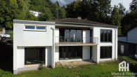 Ansicht Haus aus Garten - Perfekte Fernsicht in teilmodernisiertem Haus in Niedenstein