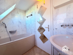 Badezimmer OG, Bild 2 - Sonnig & ruhig gelegenes Reihenendhaus in Kassel-Forstfeld