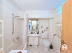 Badezimmer - Schöne 2-3 Zimmer Wohnung mit sonnigem Balkon & Herkulesblick