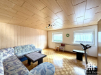 Wohnzimmer 2 (DG) - Gepflegtes Ein-/Zweifamilienhaus mit schönem Grundstück